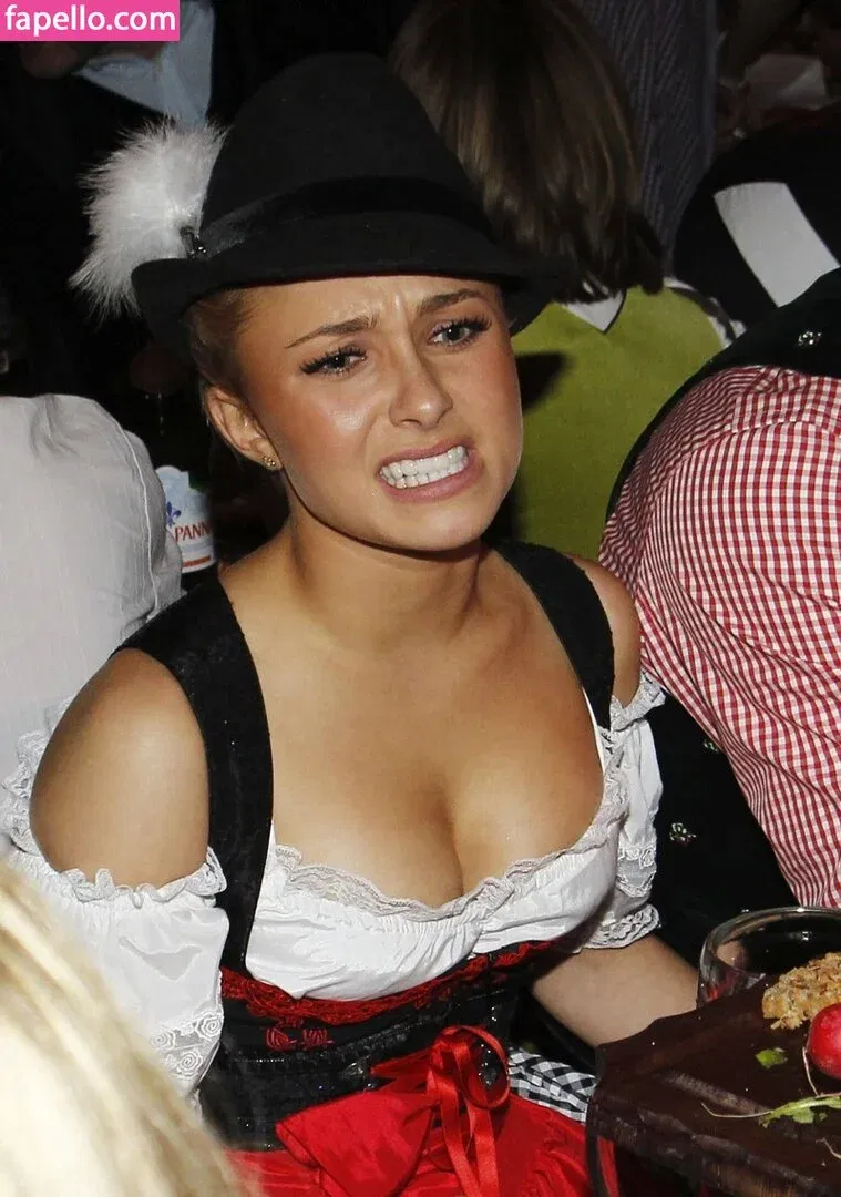 Hayden Panettiere Onlyfans Photo Gallery 