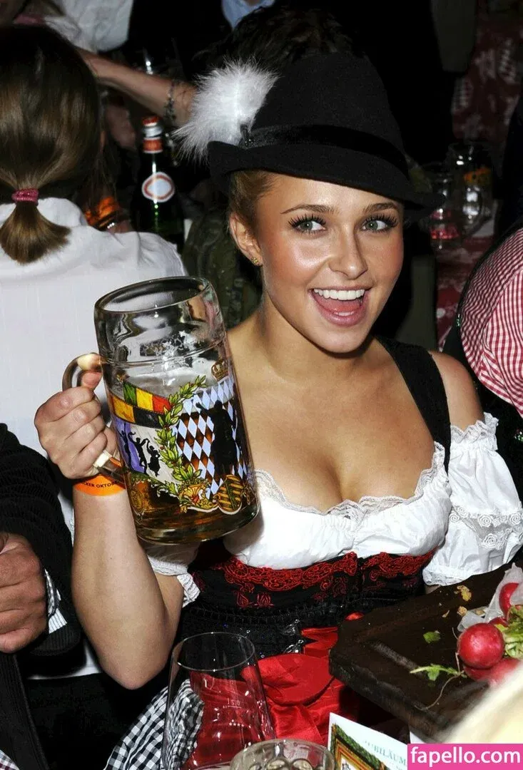 Hayden Panettiere Onlyfans Photo Gallery 