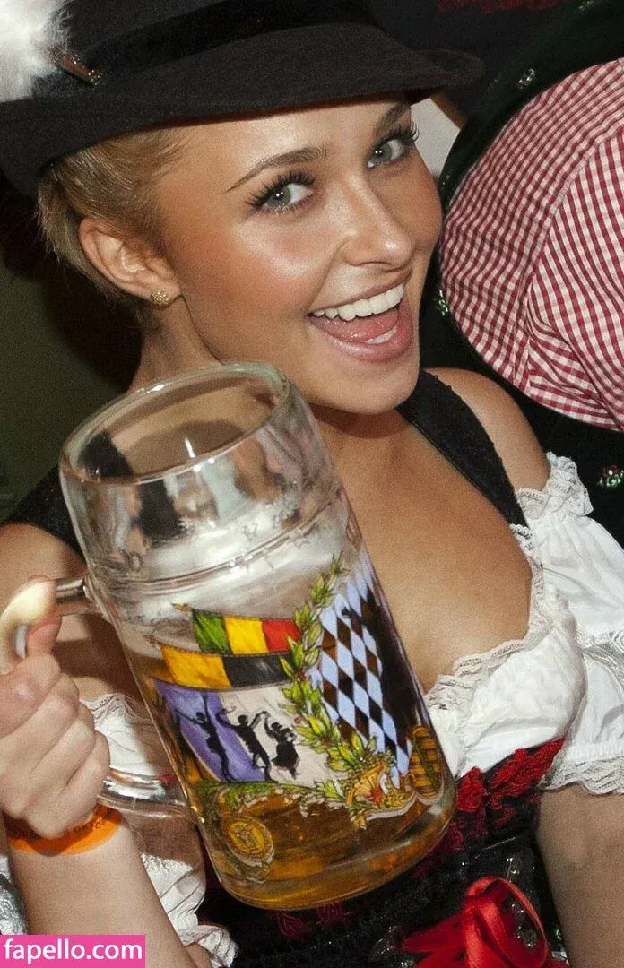 Hayden Panettiere Onlyfans Photo Gallery 