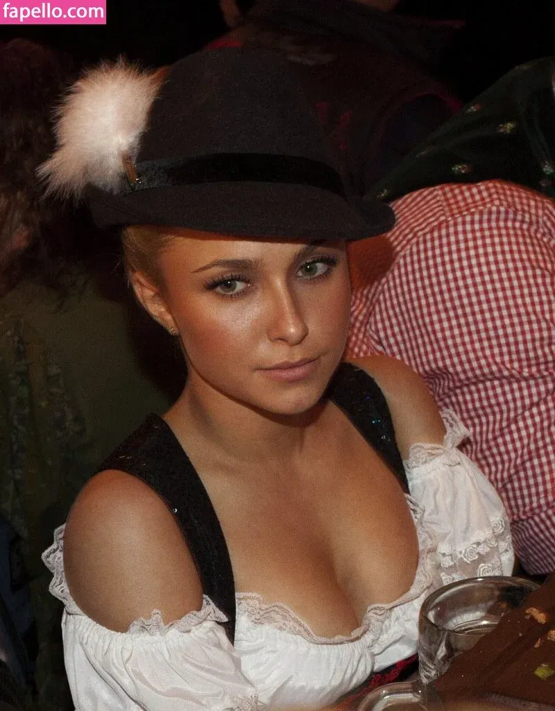 Hayden Panettiere Onlyfans Photo Gallery 