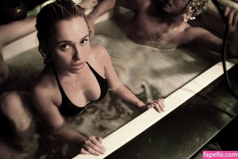 Hayden Panettiere Onlyfans Photo Gallery 