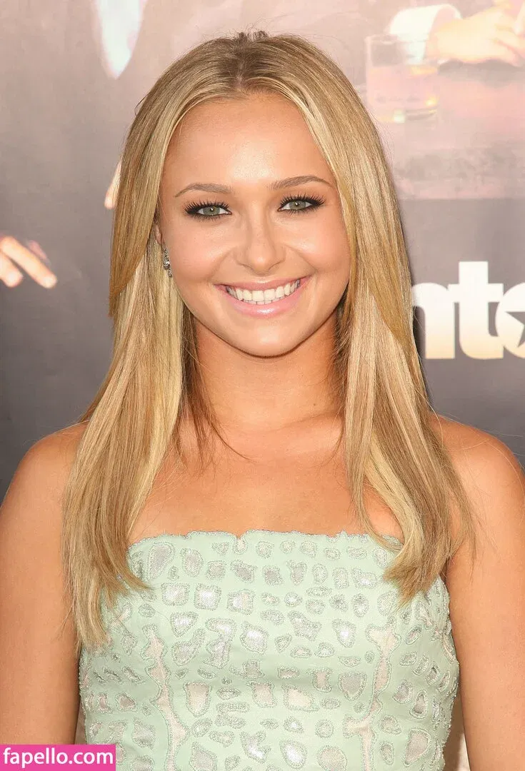 Hayden Panettiere Onlyfans Photo Gallery 
