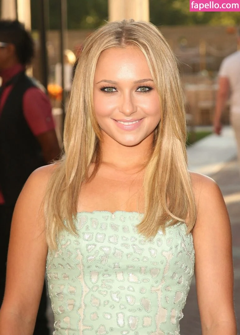 Hayden Panettiere Onlyfans Photo Gallery 