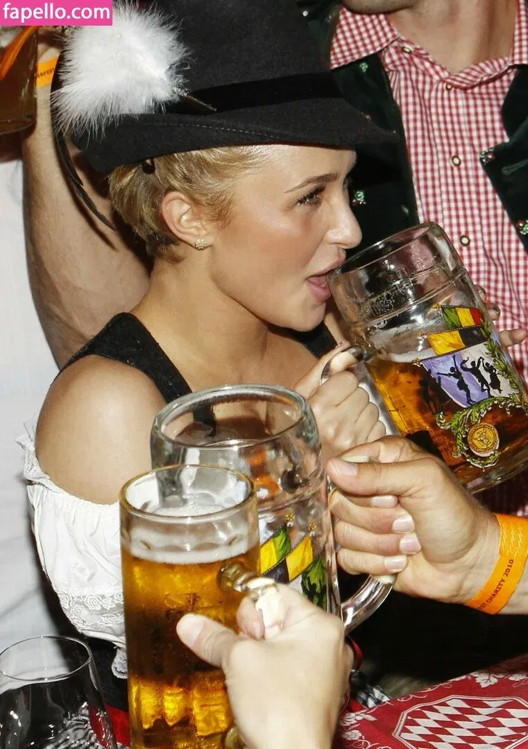 Hayden Panettiere Onlyfans Photo Gallery 