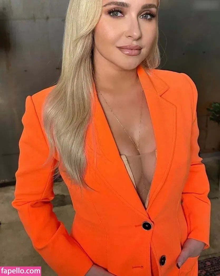Hayden Panettiere Onlyfans Photo Gallery 