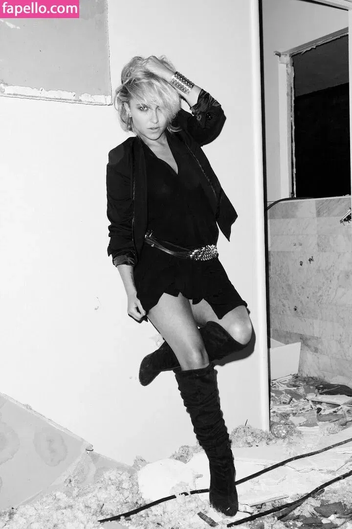 Hayden Panettiere Onlyfans Photo Gallery 