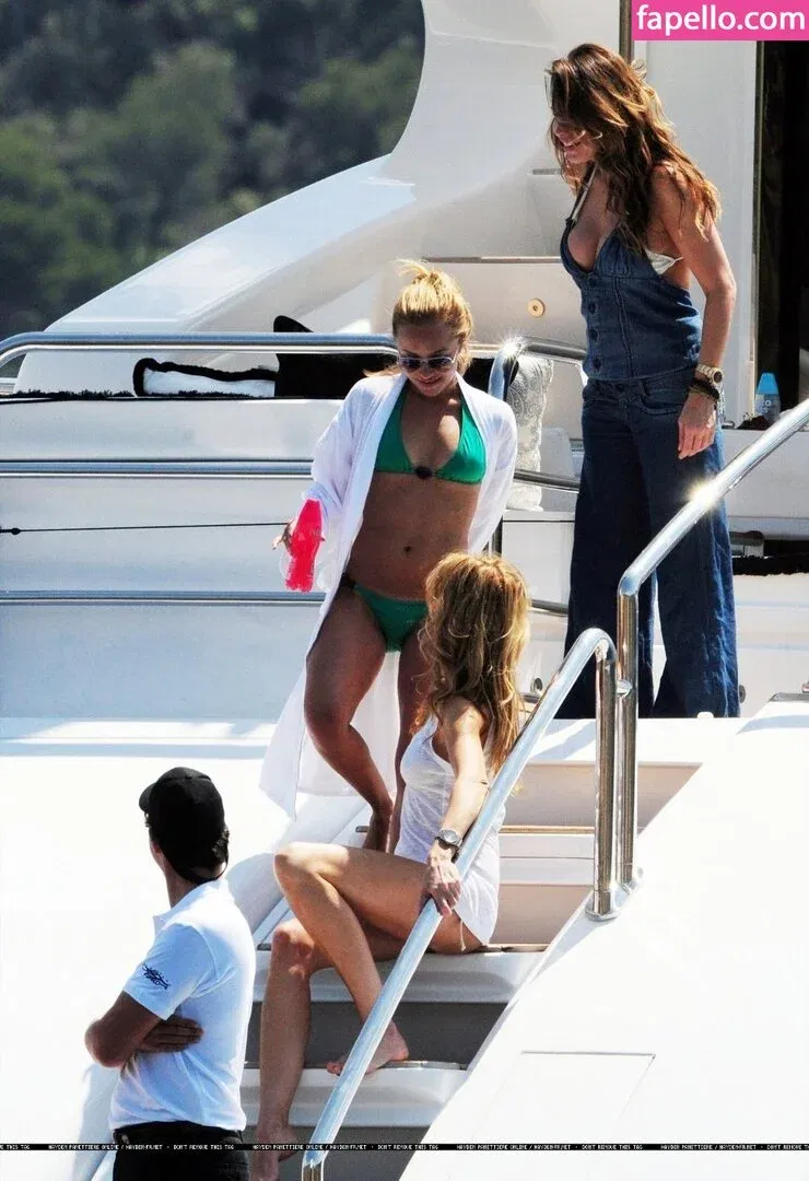 Hayden Panettiere Onlyfans Photo Gallery 