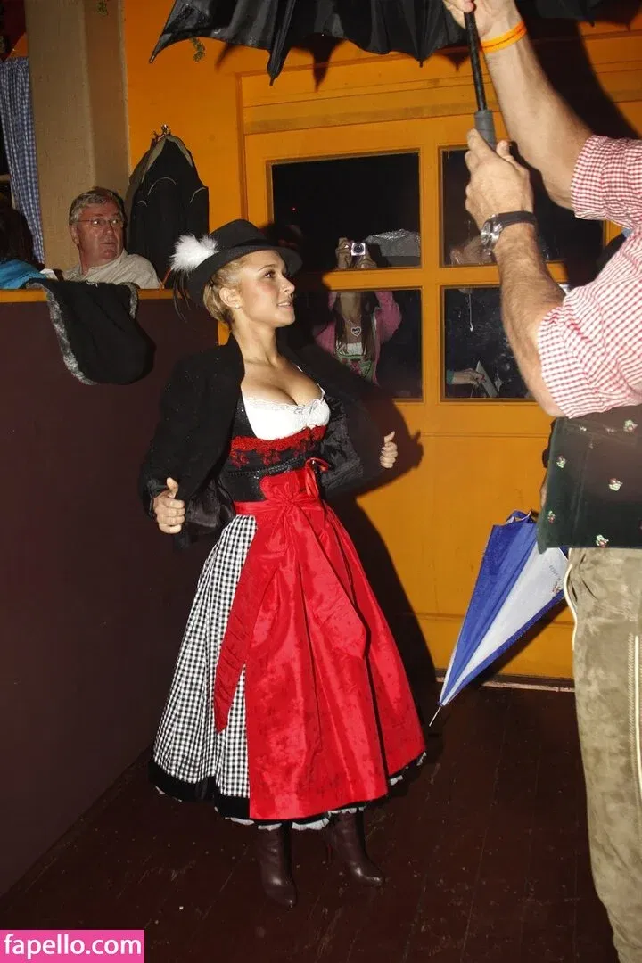 Hayden Panettiere Onlyfans Photo Gallery 