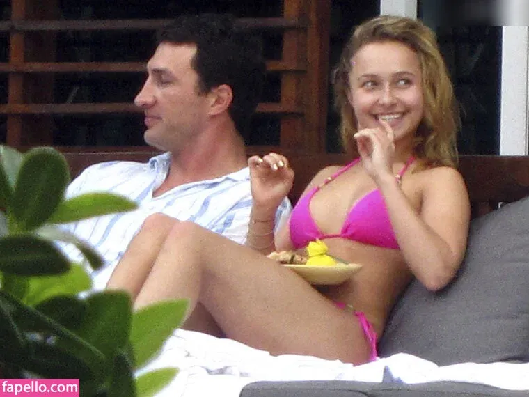 Hayden Panettiere Onlyfans Photo Gallery 