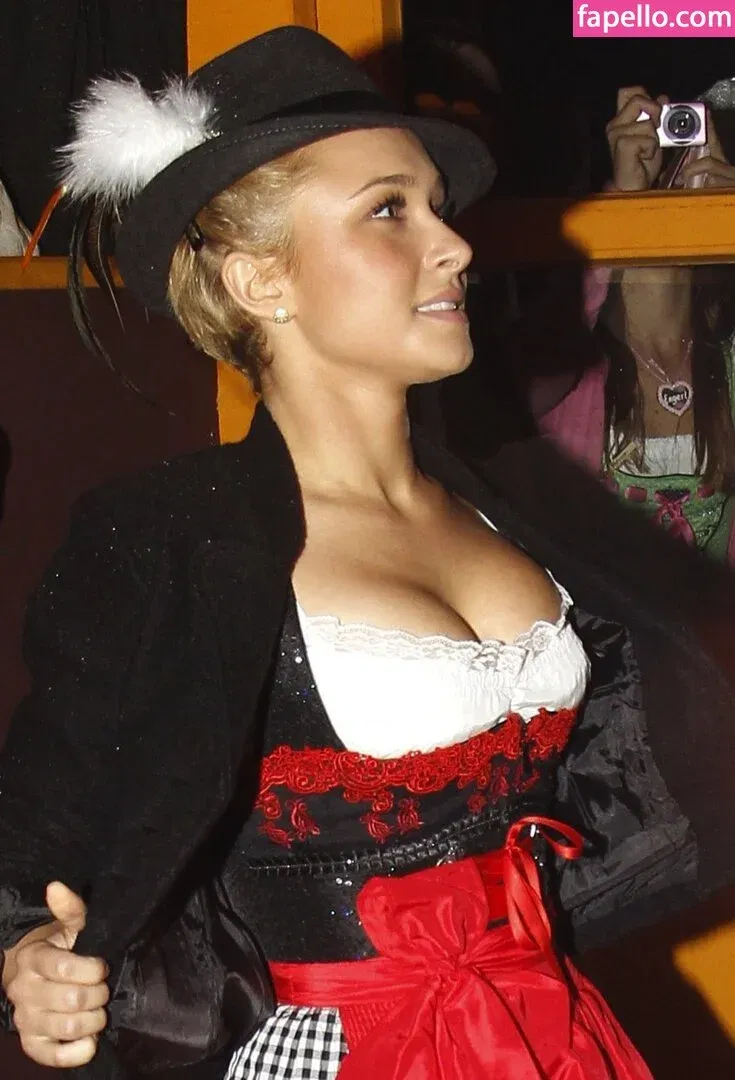 Hayden Panettiere Onlyfans Photo Gallery 