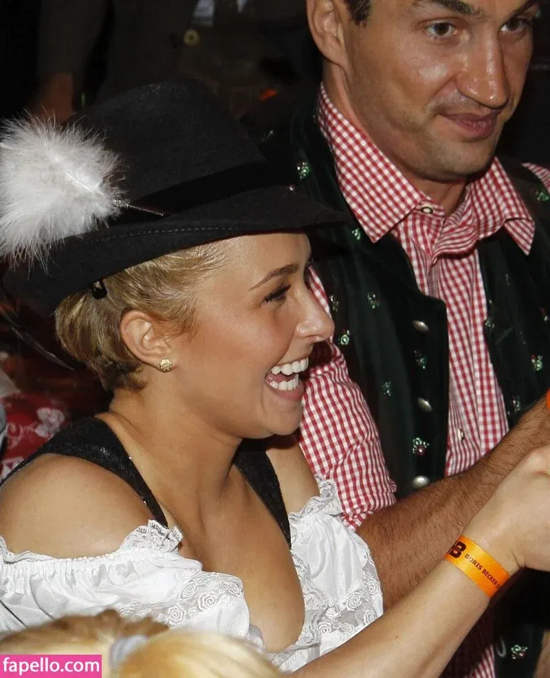 Hayden Panettiere Onlyfans Photo Gallery 