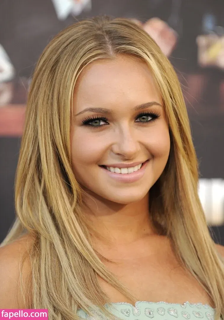 Hayden Panettiere Onlyfans Photo Gallery 