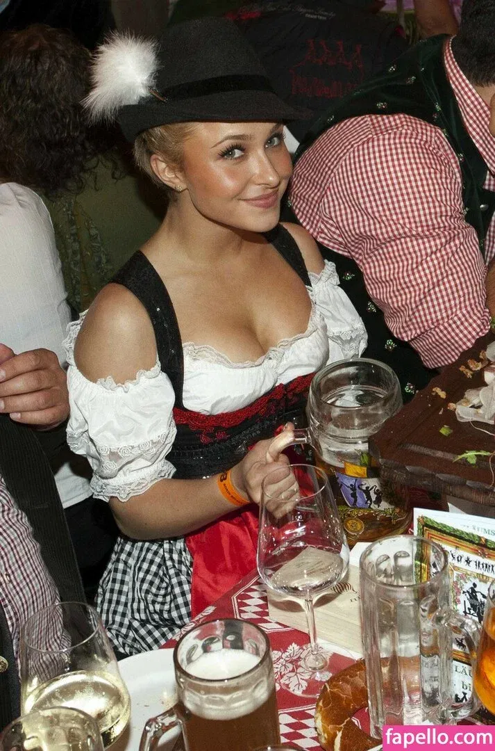 Hayden Panettiere Onlyfans Photo Gallery 