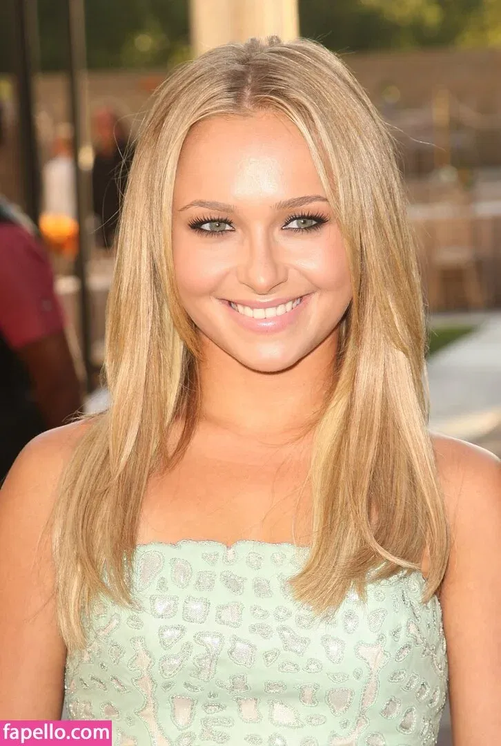 Hayden Panettiere Onlyfans Photo Gallery 