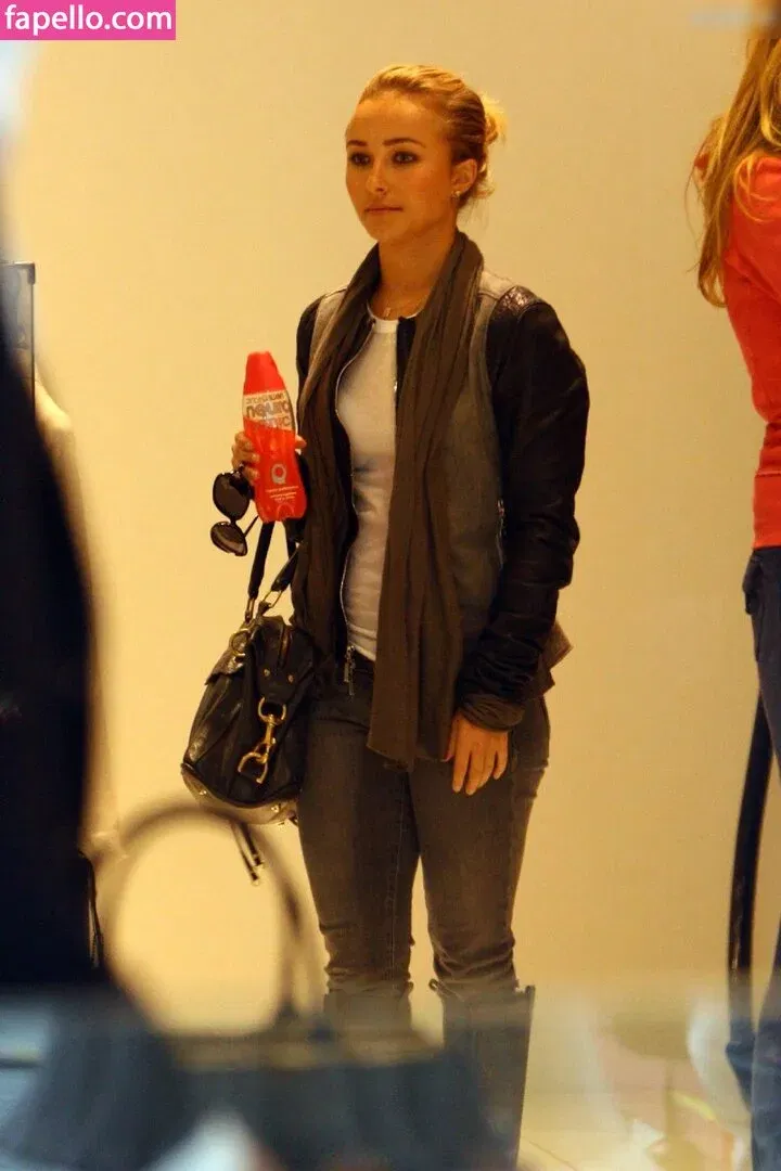 Hayden Panettiere Onlyfans Photo Gallery 