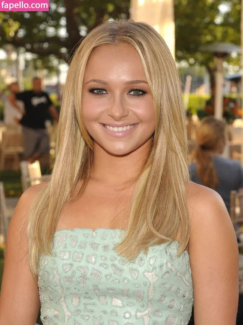 Hayden Panettiere Onlyfans Photo Gallery 