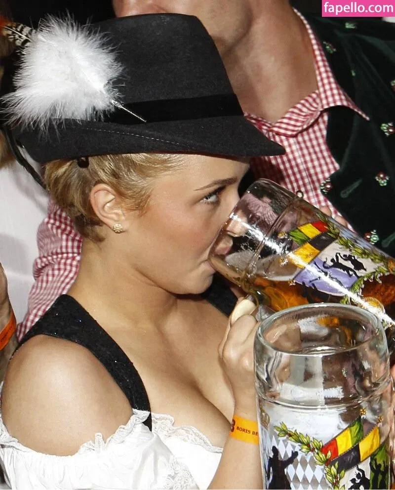 Hayden Panettiere Onlyfans Photo Gallery 