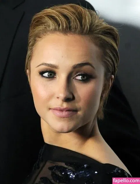 Hayden Panettiere Onlyfans Photo Gallery 