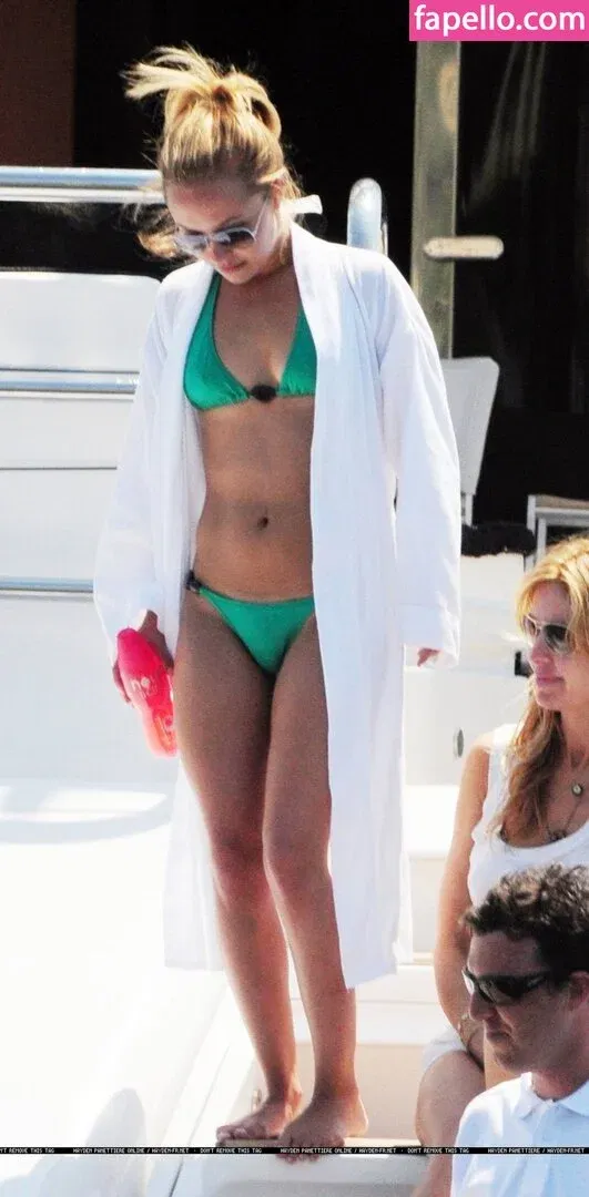 Hayden Panettiere Onlyfans Photo Gallery 