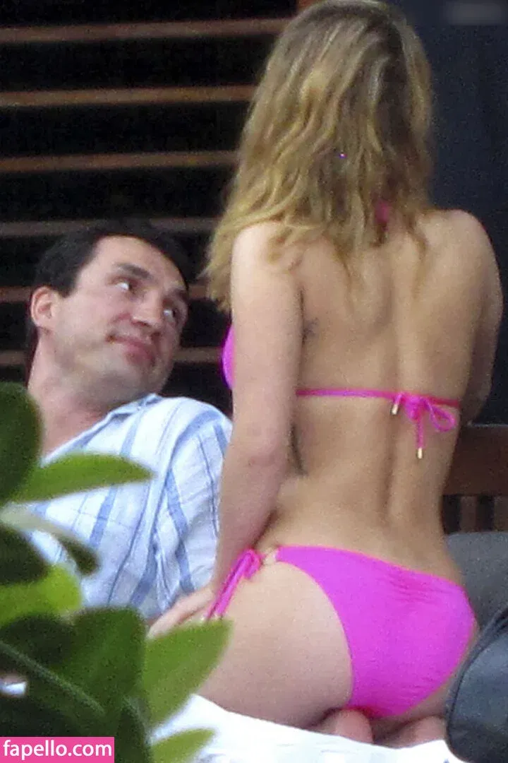 Hayden Panettiere Onlyfans Photo Gallery 