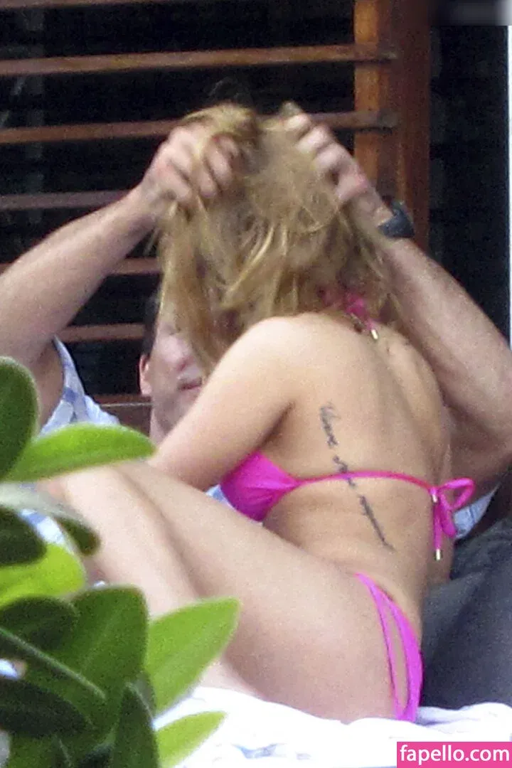 Hayden Panettiere Onlyfans Photo Gallery 