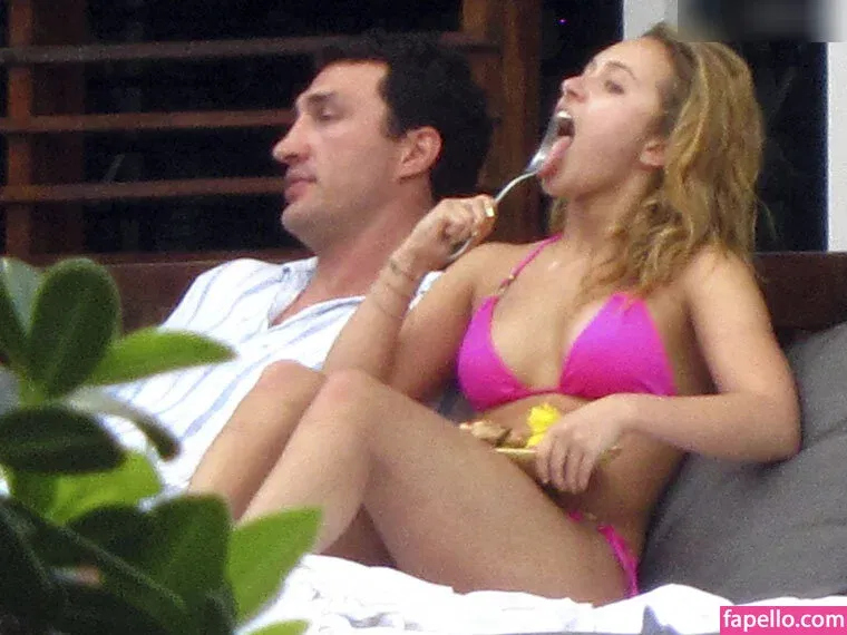 Hayden Panettiere Onlyfans Photo Gallery 