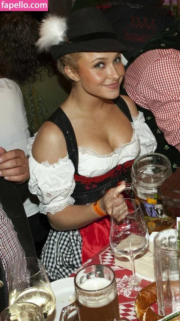 Hayden Panettiere Onlyfans Photo Gallery 