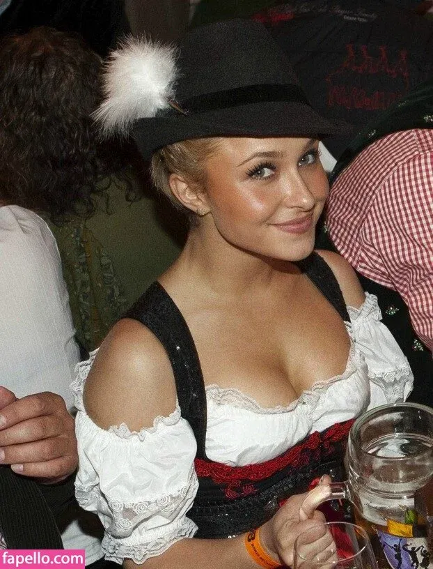 Hayden Panettiere Onlyfans Photo Gallery 