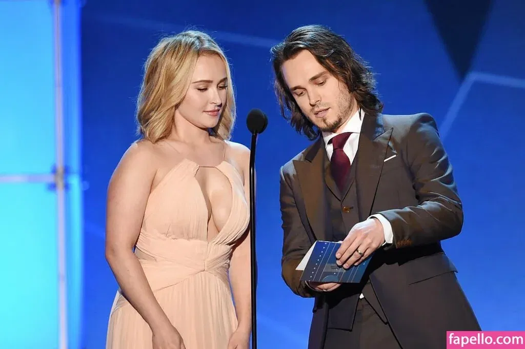 Hayden Panettiere Onlyfans Photo Gallery 