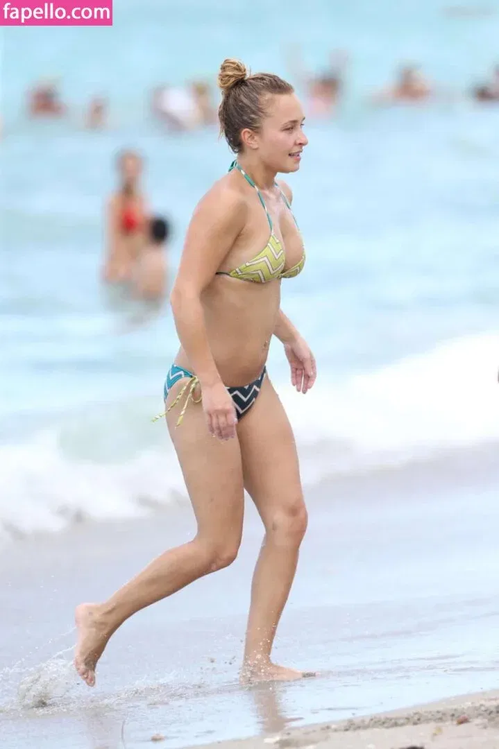 Hayden Panettiere Onlyfans Photo Gallery 