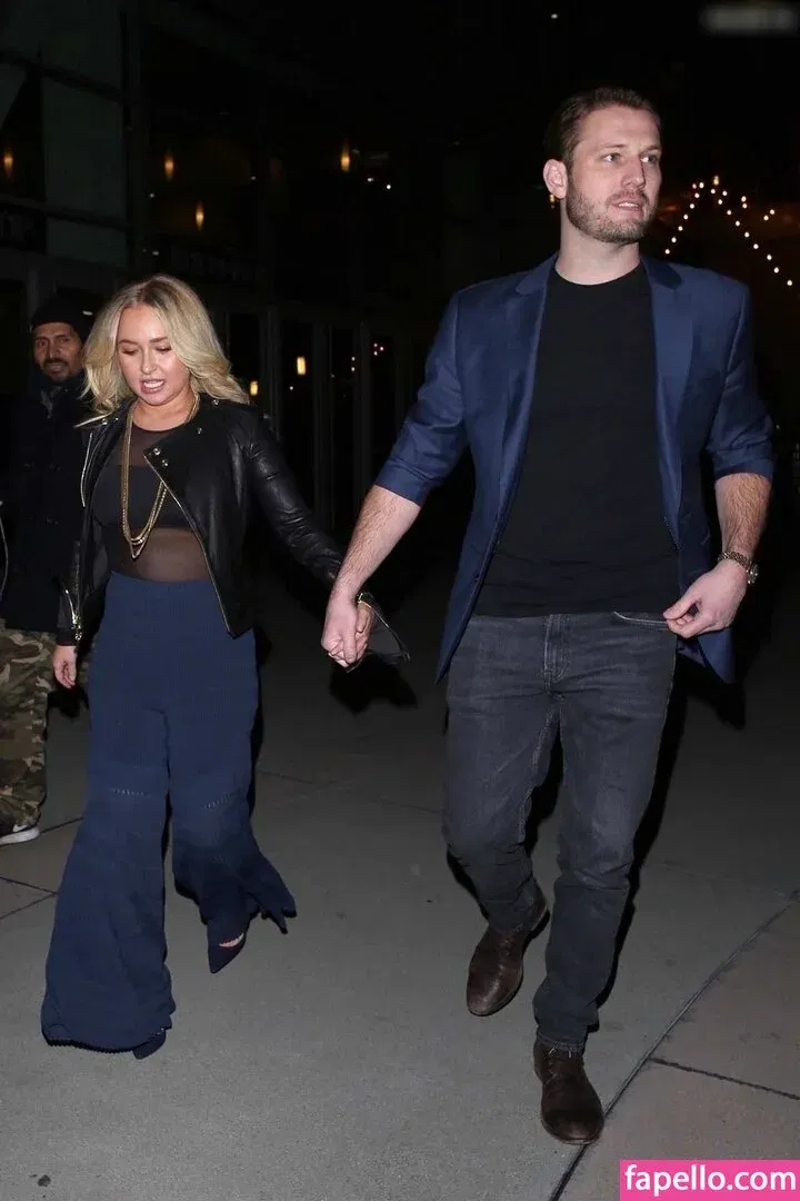 Hayden Panettiere Onlyfans Photo Gallery 