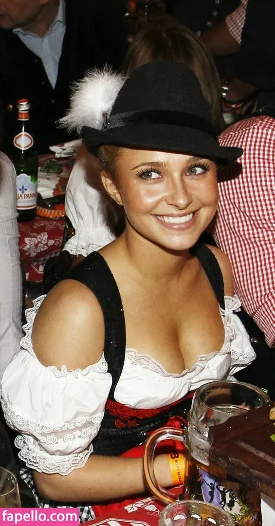 Hayden Panettiere Onlyfans Photo Gallery 