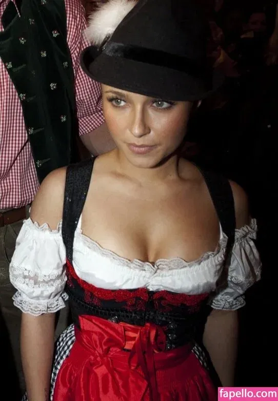 Hayden Panettiere Onlyfans Photo Gallery 