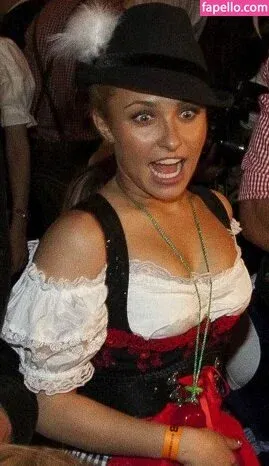 Hayden Panettiere Onlyfans Photo Gallery 