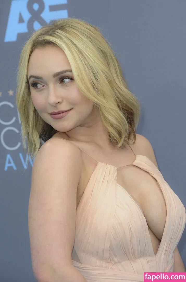 Hayden Panettiere Onlyfans Photo Gallery 