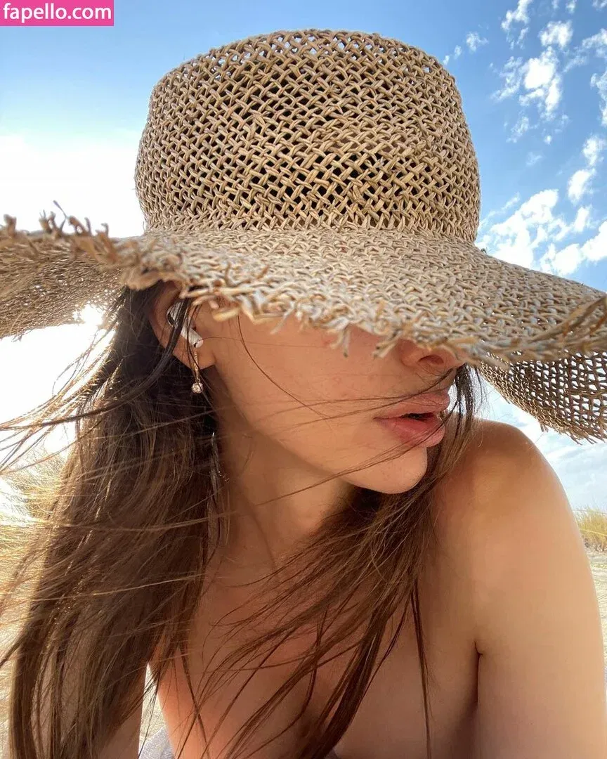 VicaTS Onlyfans Photo Gallery 