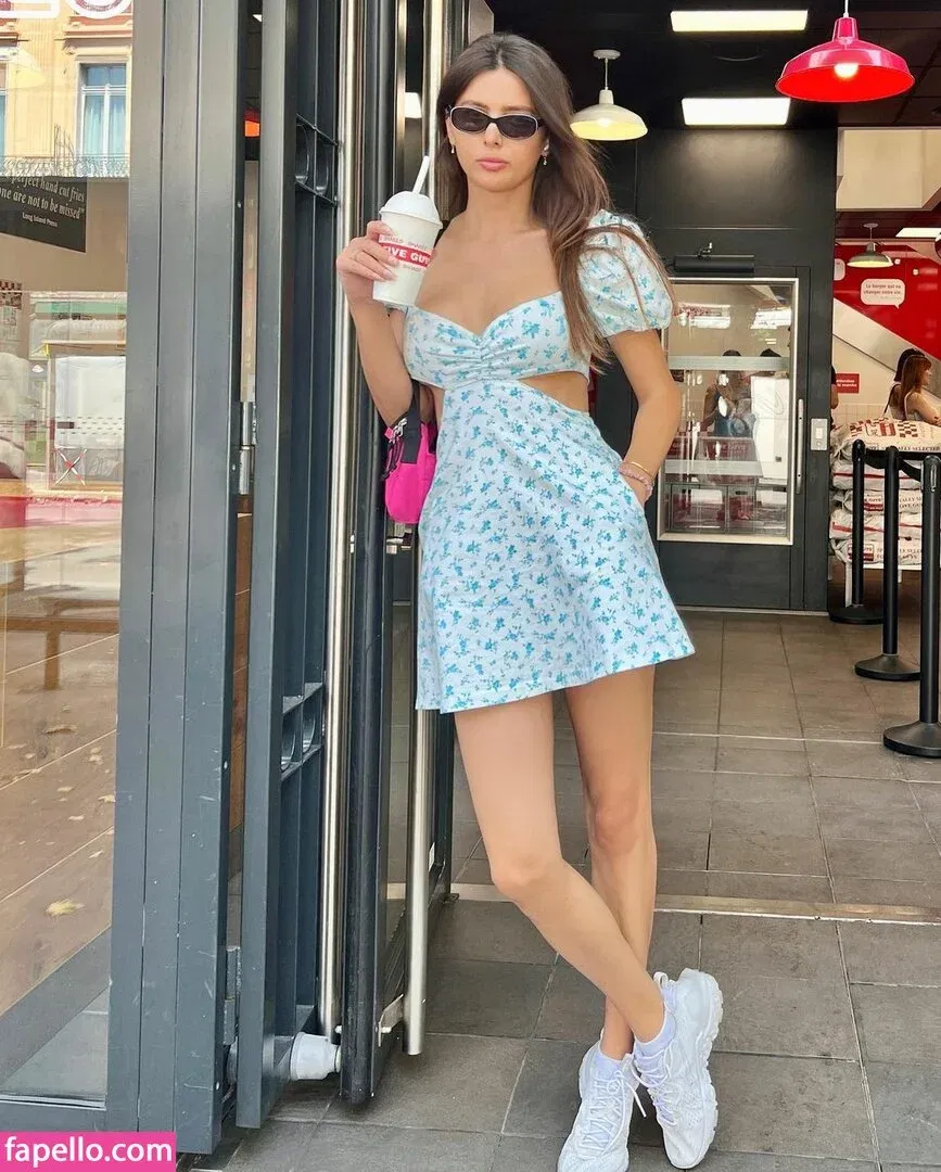 VicaTS Onlyfans Photo Gallery 