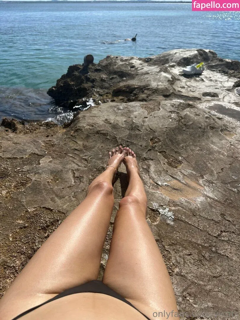 VicaTS Onlyfans Photo Gallery 