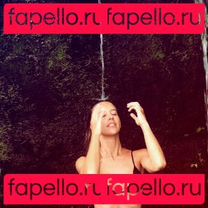 Cristiane Dias / crisdiass / crisgaleraoficial Onlyfans Photo Gallery 