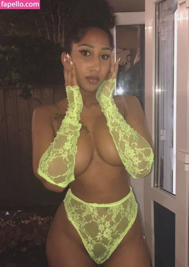 SannaTwinkle Onlyfans Photo Gallery 