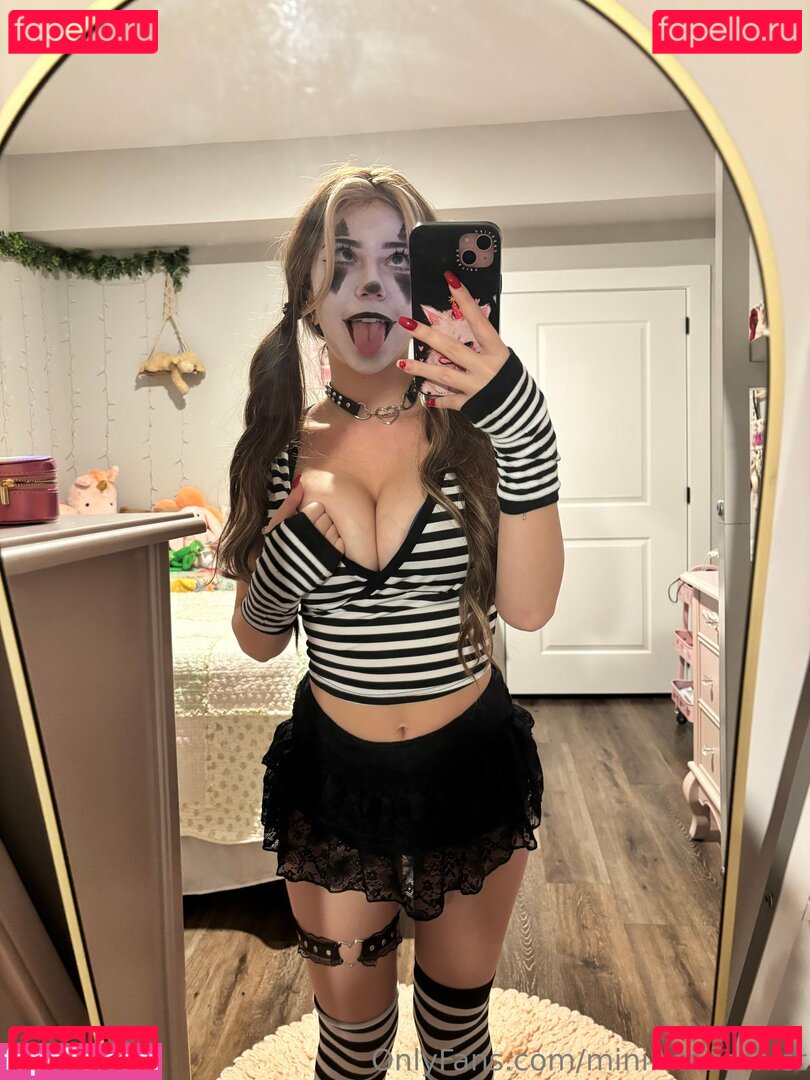 mini.masochist / miss_masochist_ / strawberrysoupp Onlyfans Photo Gallery 