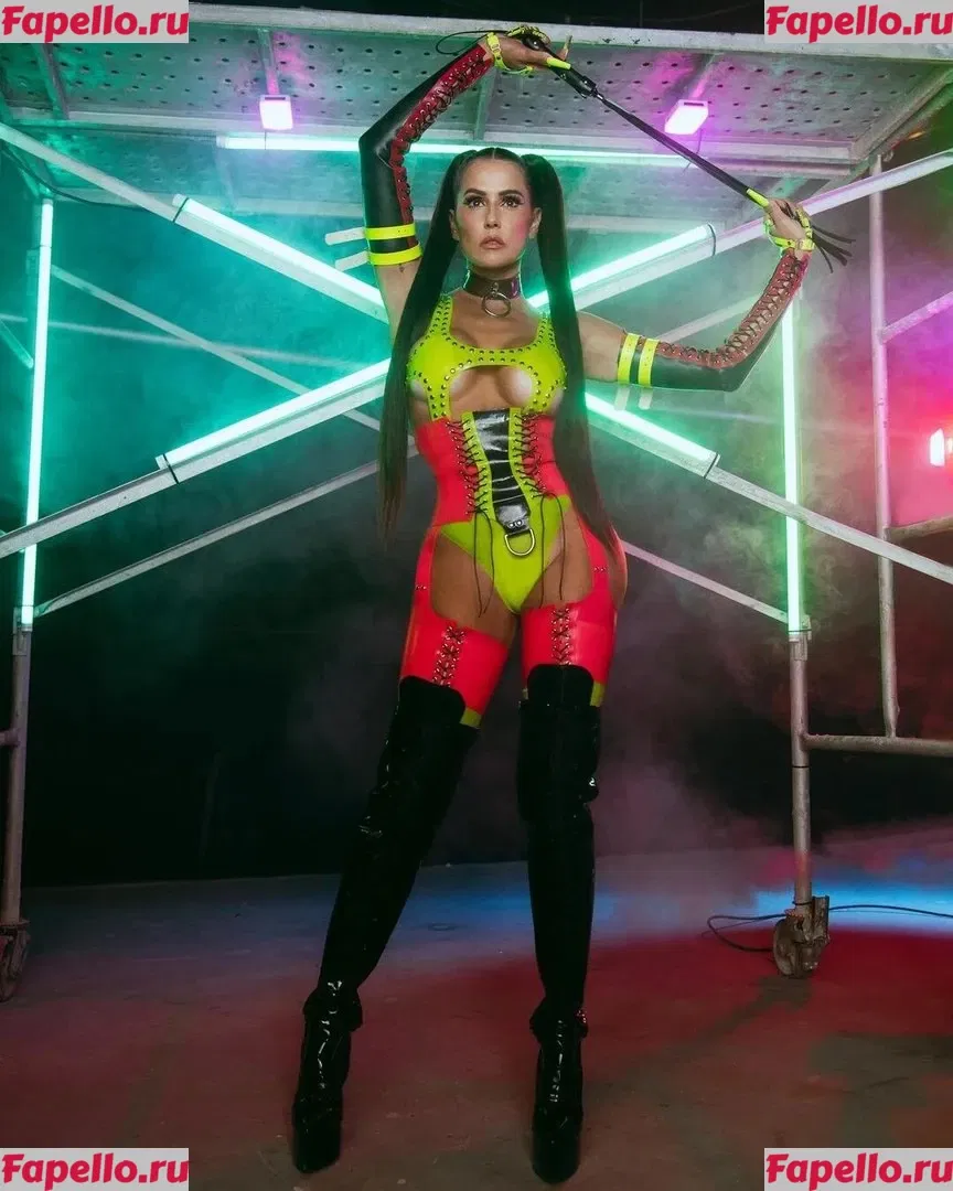 Deborah Secco Onlyfans Photo Gallery 