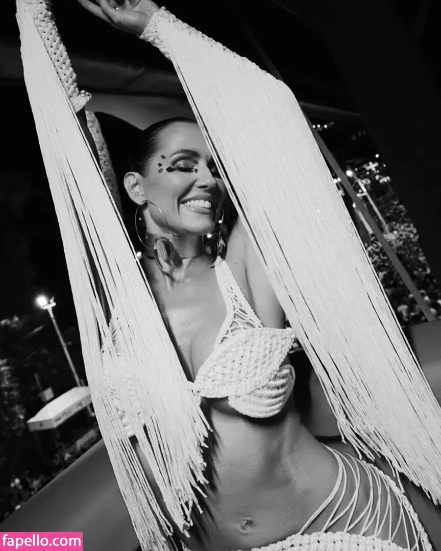 Deborah Secco Onlyfans Photo Gallery 