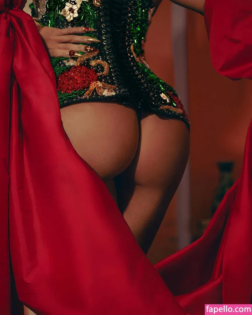 Deborah Secco Onlyfans Photo Gallery 