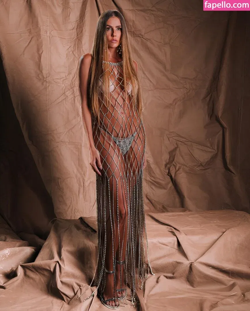 Deborah Secco Onlyfans Photo Gallery 