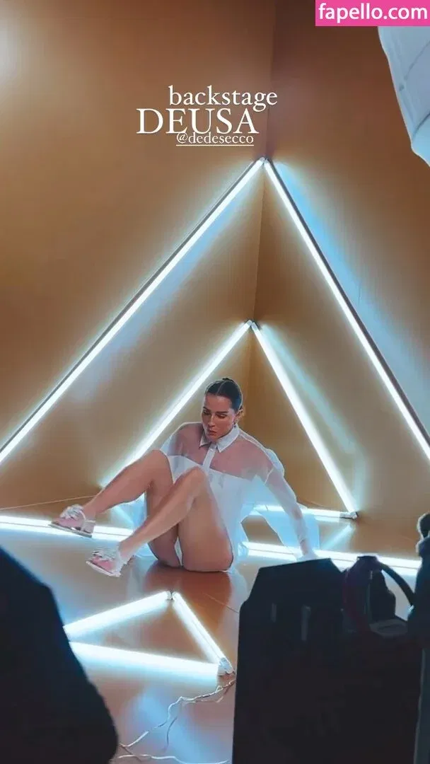 Deborah Secco Onlyfans Photo Gallery 