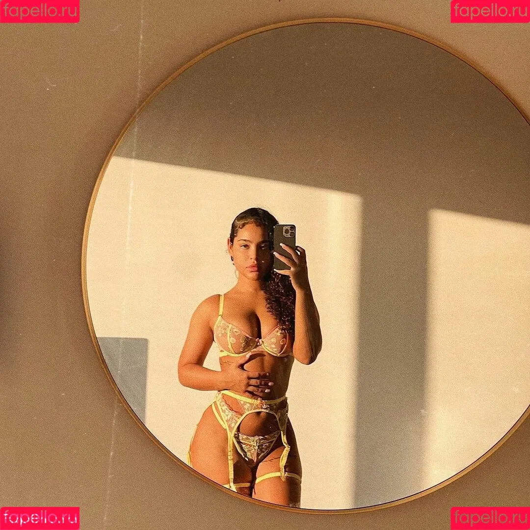 Malaika Terry Onlyfans Photo Gallery 