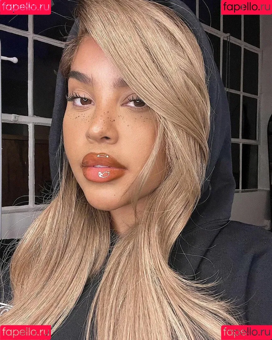 Malaika Terry Onlyfans Photo Gallery 