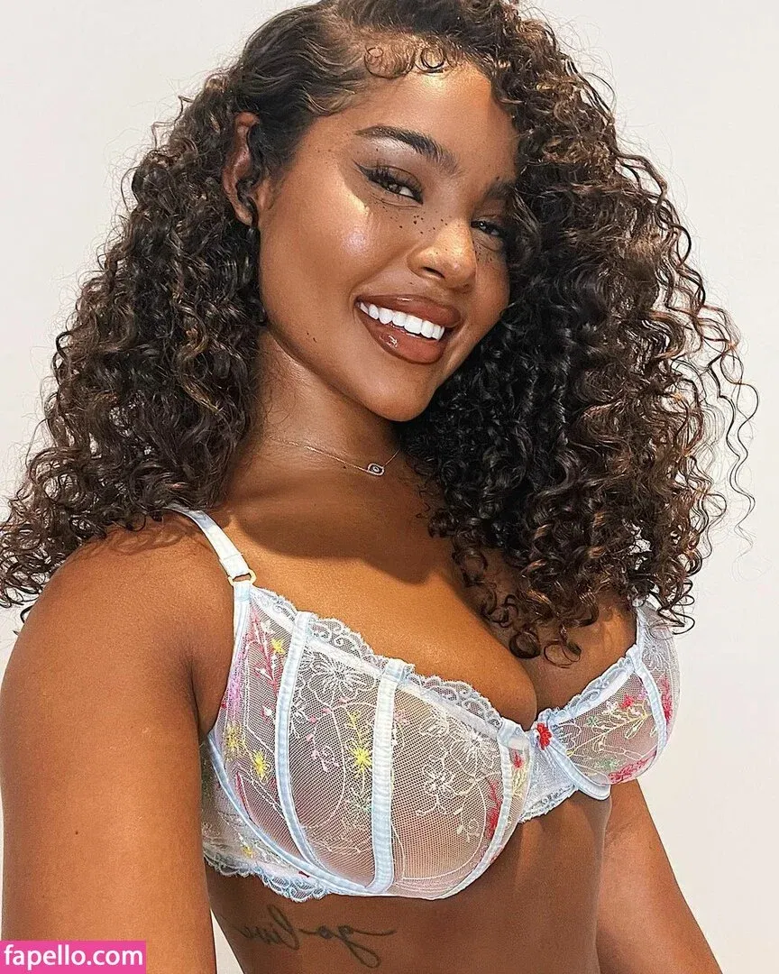 Malaika Terry Onlyfans Photo Gallery 