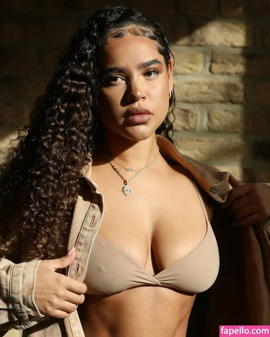 Malaika Terry Onlyfans Photo Gallery 